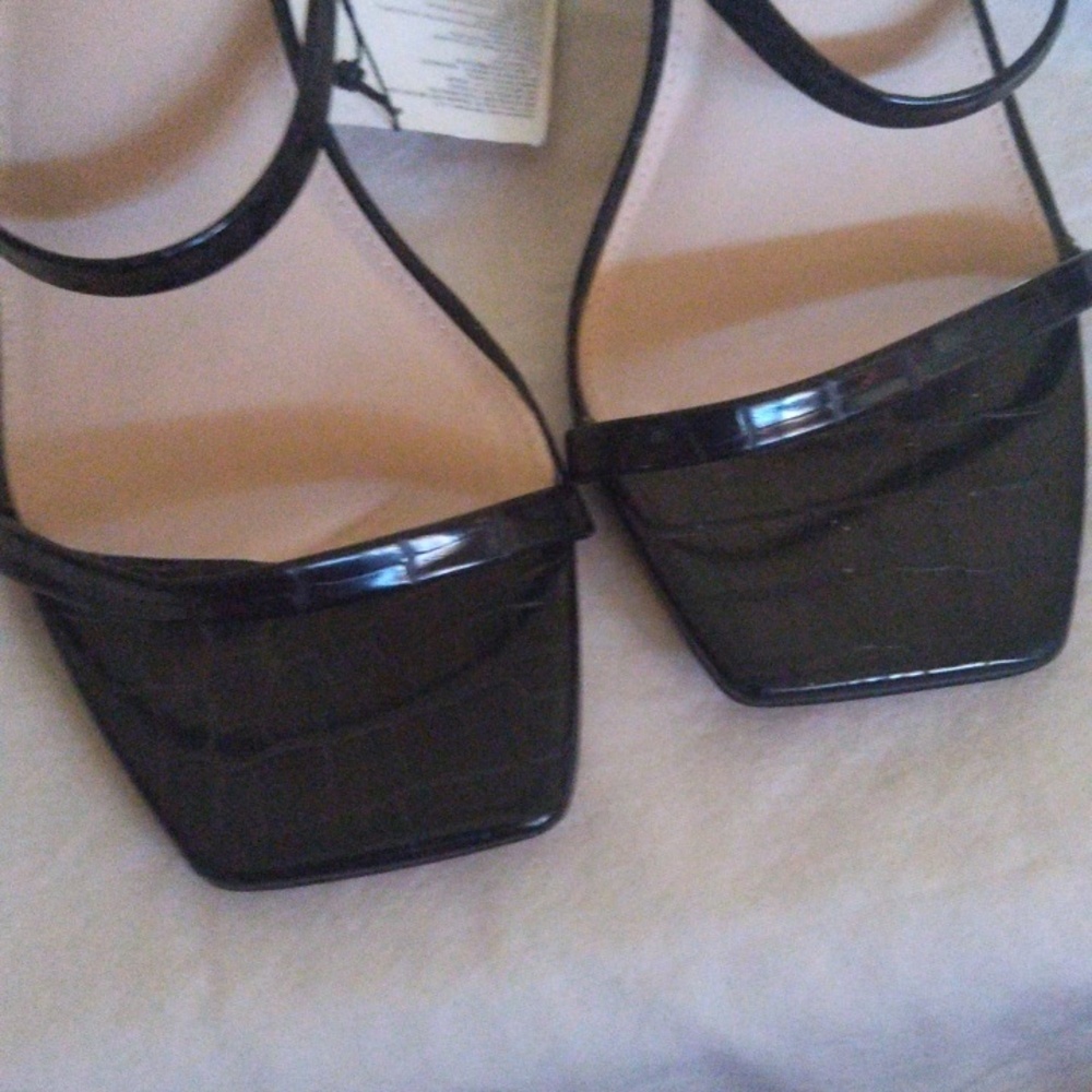 NWOT Black Strappy Women's Heels - Picture 6 of 9